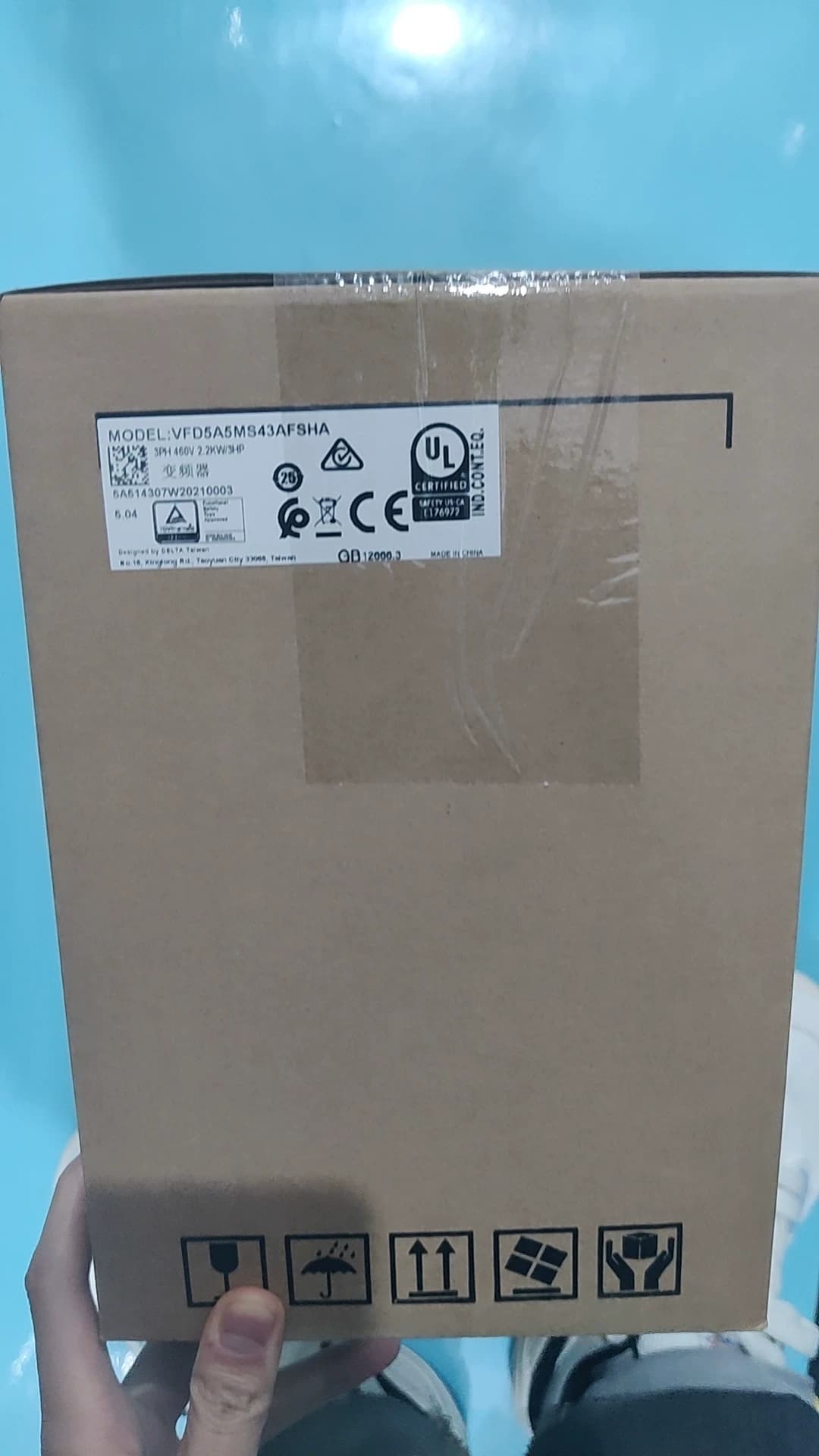 100% upouusi alkuperäinen ja aito Delta 380V 2,2KW VFD5A5MS43ANSAA Taajuusmuuttajat Käyttöservomoottori