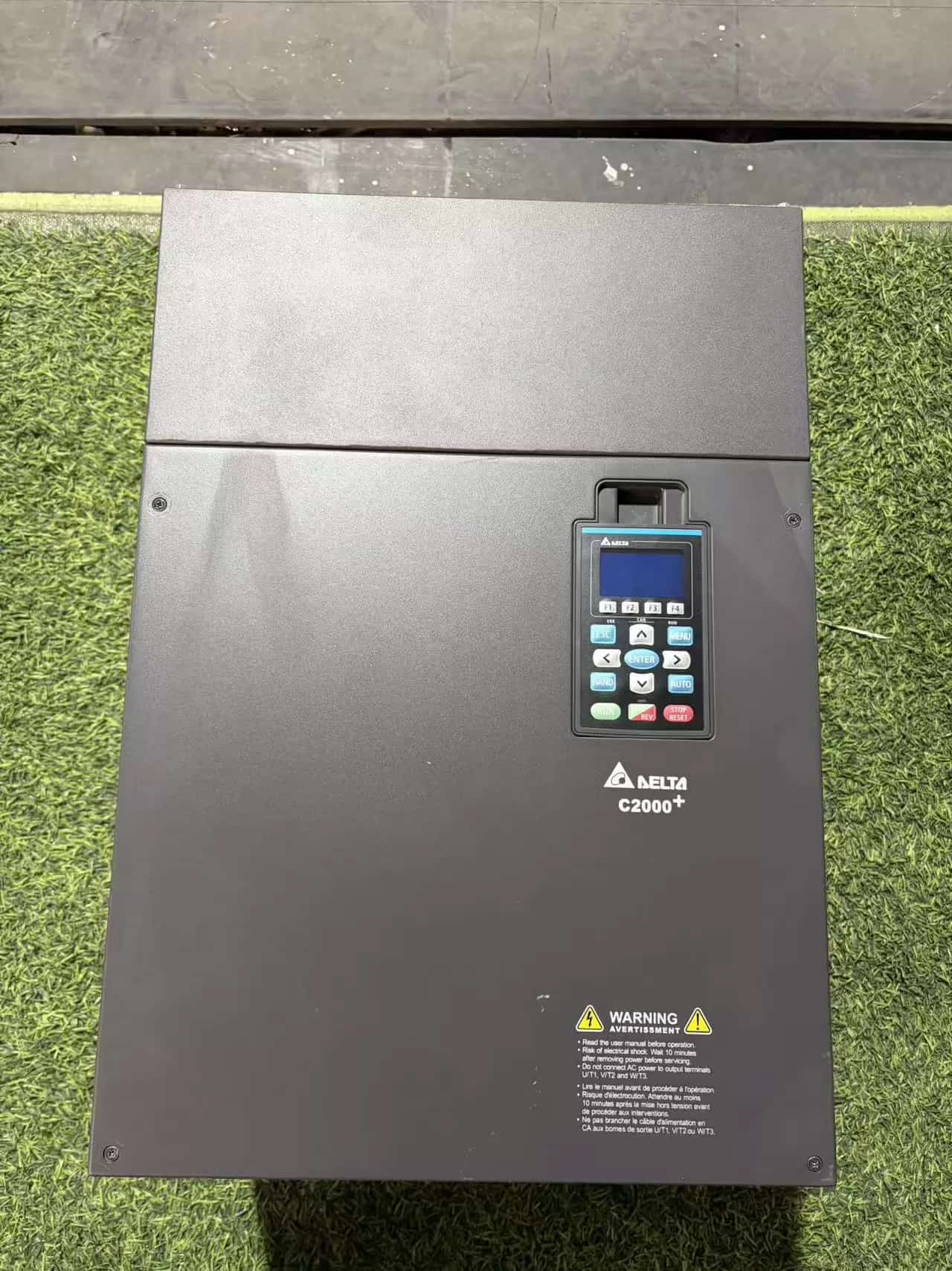 100 % upouusi alkuperäinen ja aito Delta VFD1100C43A-00 Taajuusmuuttajat Käyttöservomoottori