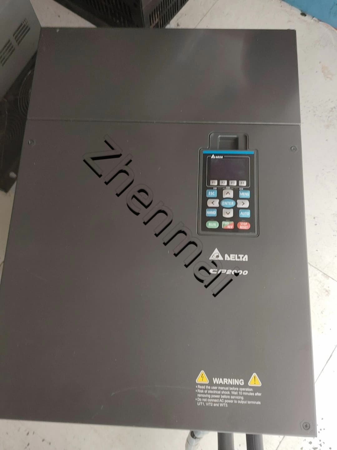 100% upouusi alkuperäinen ja aito Delta VFD1100CP43A-00 380V110KW Taajuusmuuttajat Käyttöservomoottori