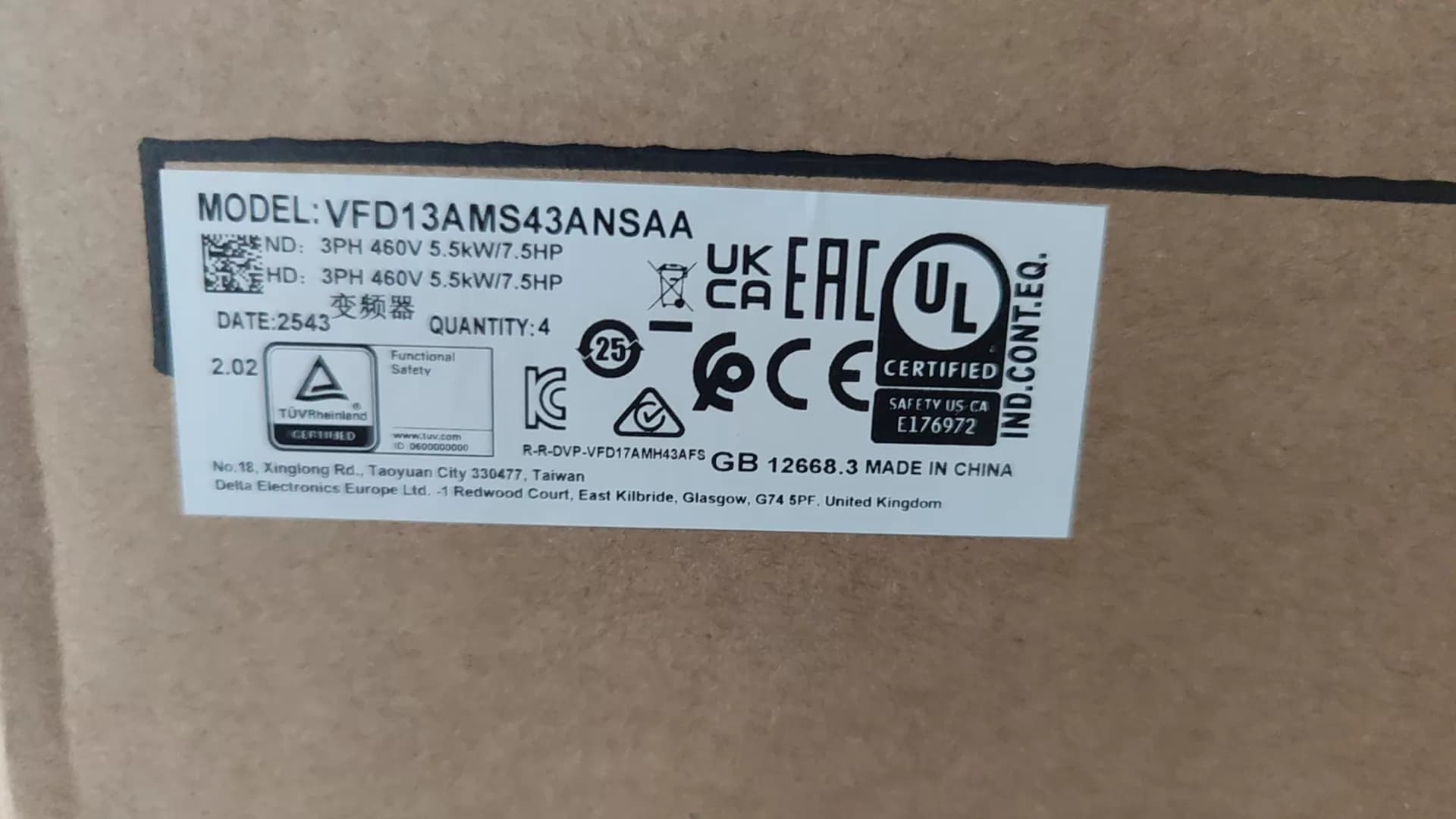 100% upouusi alkuperäinen ja aito Delta VFD13AMH43ANSAA 5,5KW Taajuusmuuttajat Käyttöservomoottori
