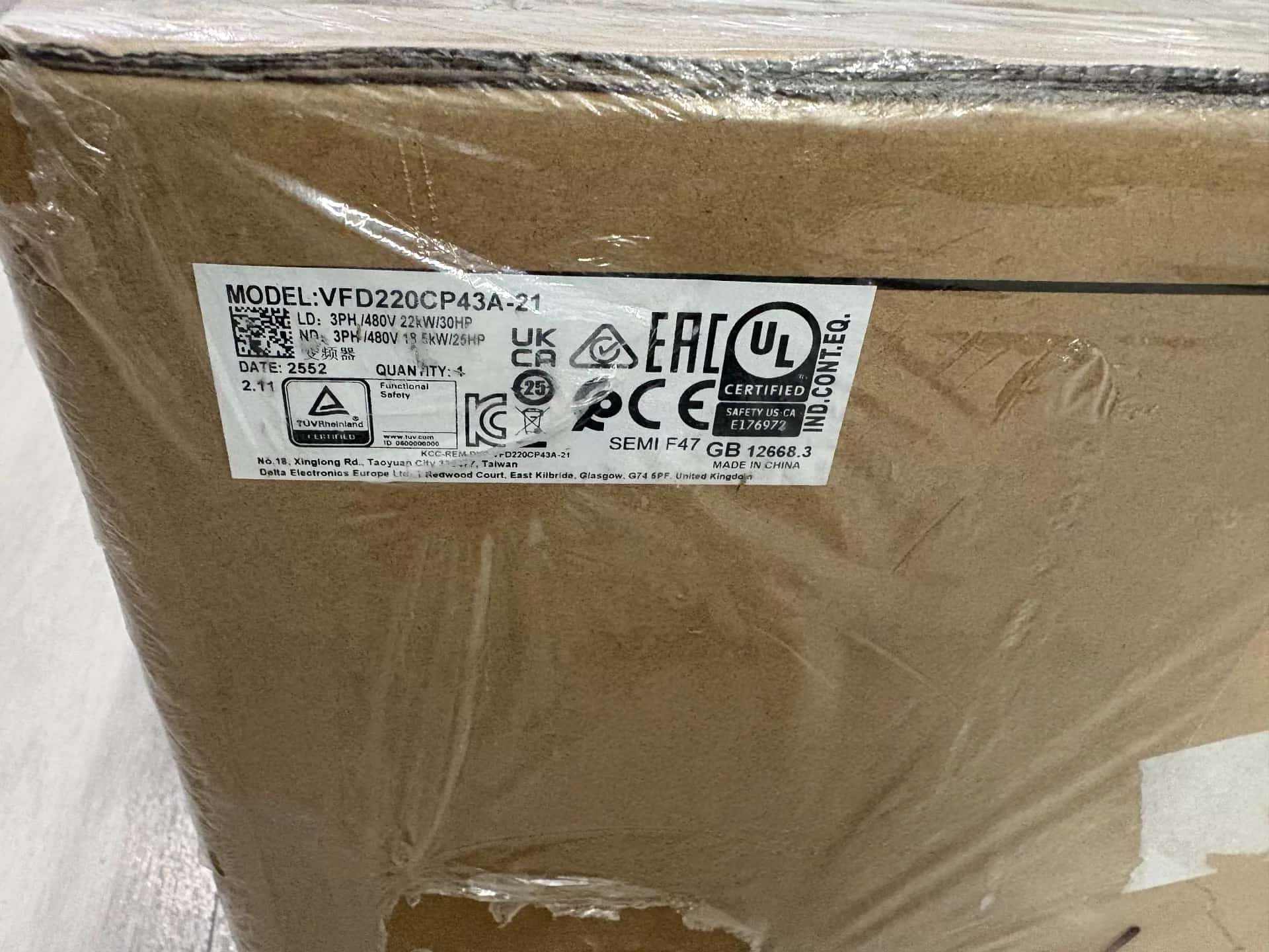 100% upouusi, alkuperäinen ja aito Delta VFD220CP43A-21 380V22KW Taajuusmuuttajat Käyttöservomoottori