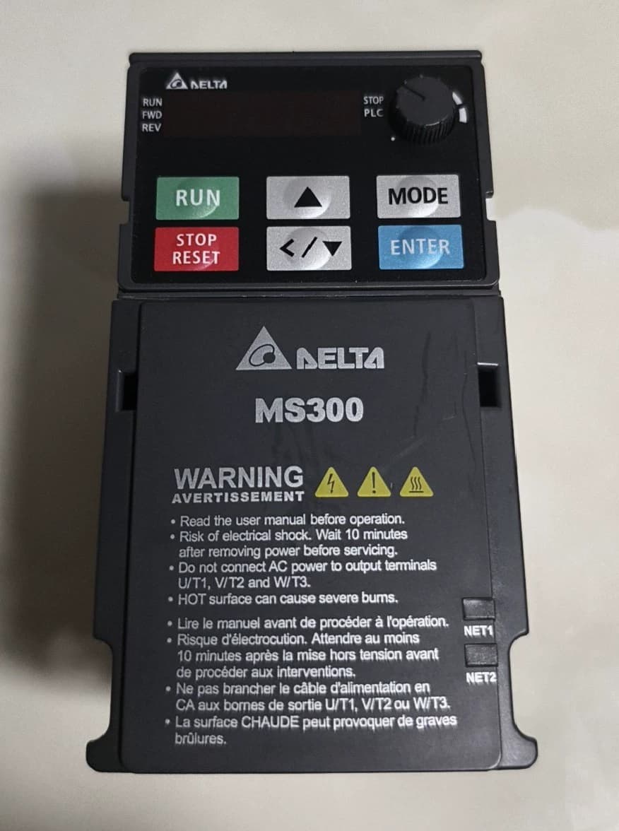 100% upouusi alkuperäinen ja aito Delta VFD2A8MS23ANSAA 220V/0.4KW Taajuusmuuttajat Käyttöservomoottori