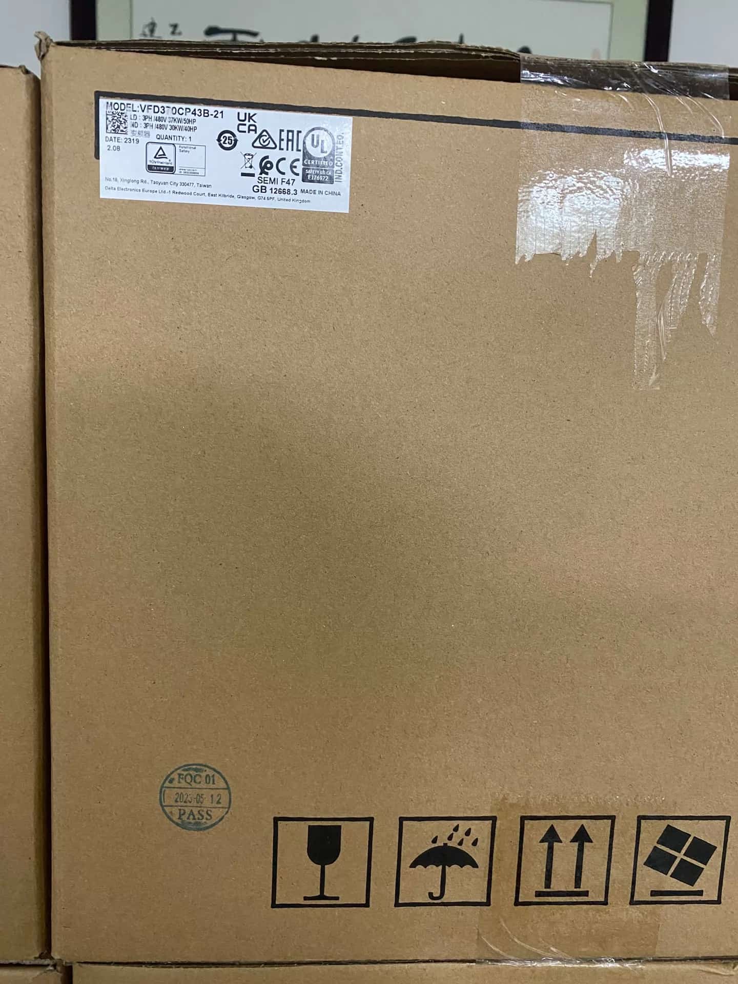 100% upouusi, alkuperäinen ja aito Delta VFD370CP43B-21 380V37KW Taajuusmuuttajat Käyttöservomoottori