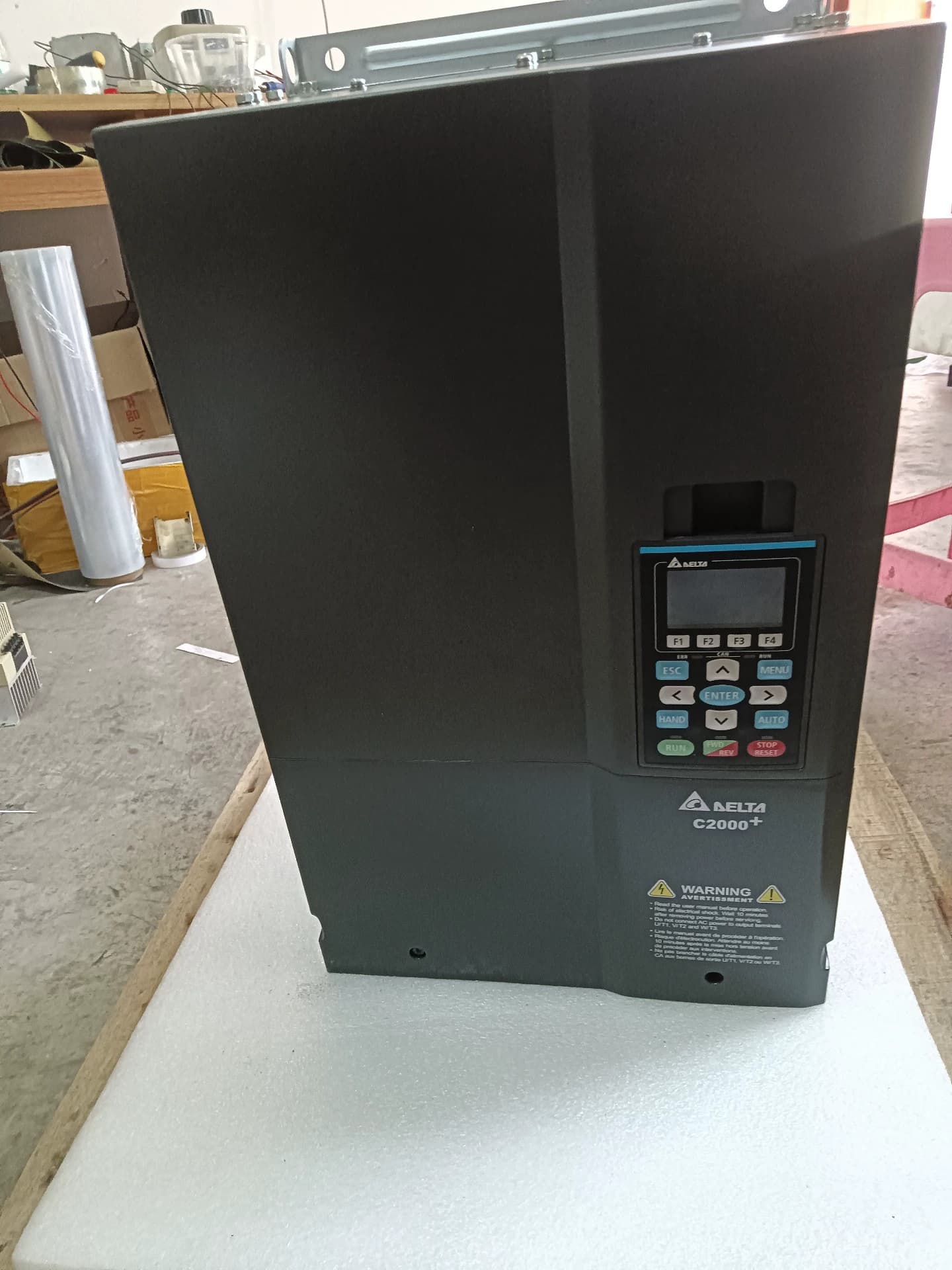 100 % upouusi alkuperäinen ja aito Delta VFD450C43S-00 Taajuusmuuttajat Käyttöservomoottori