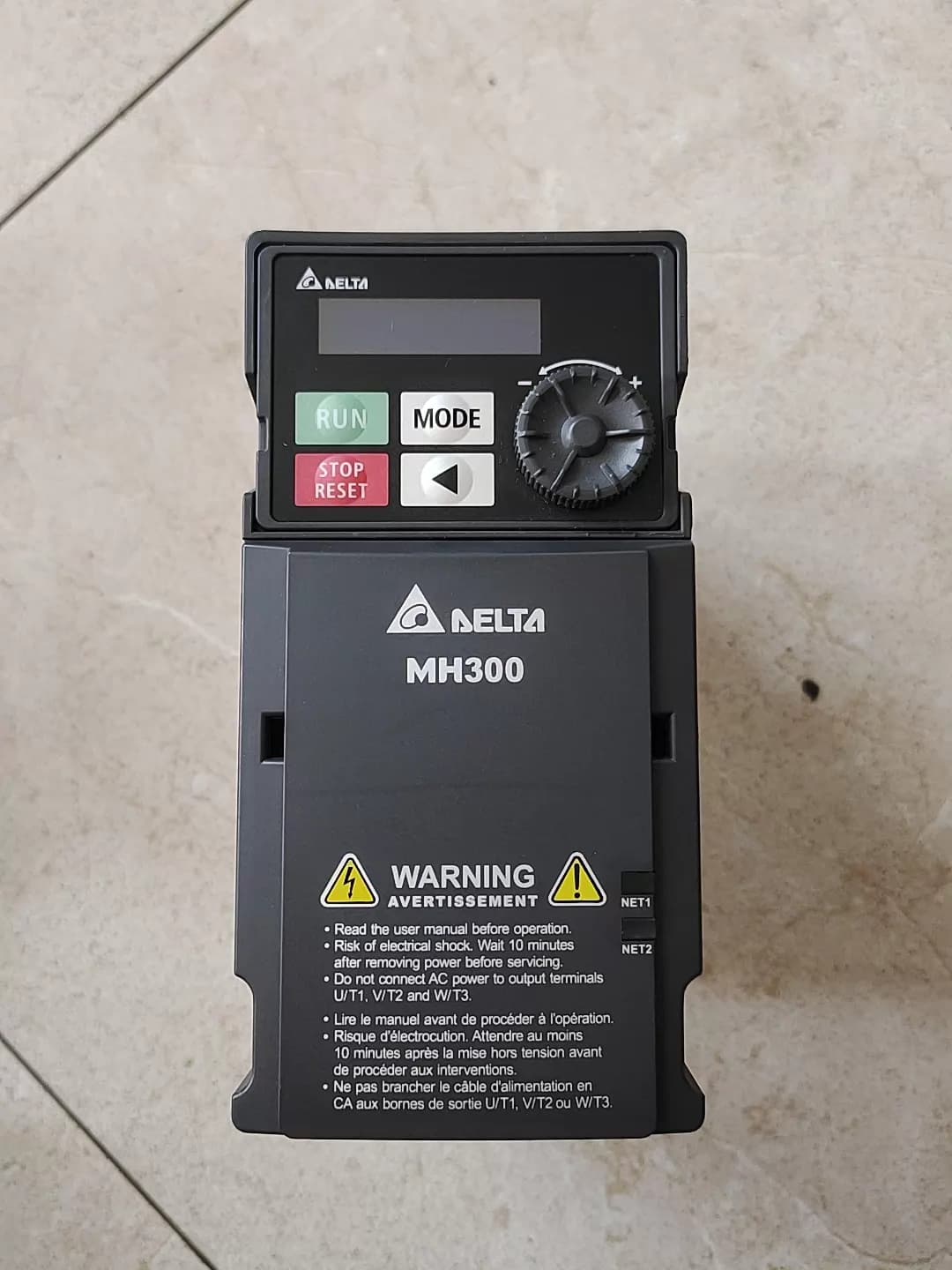 100% upouusi alkuperäinen ja aito Delta VFD5A0MH21ANSAA 0.75KW 220V Taajuusmuuttajat Käyttö Servomoottori