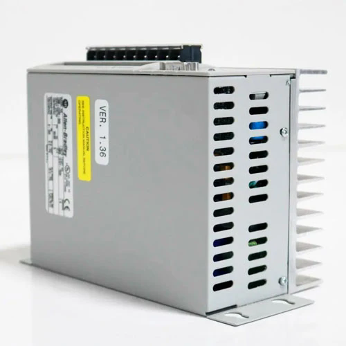 Upouusi alkuperäinen Allen-Bradley 1398-DDM-009 digitaalinen servokäyttö nopea toimitus