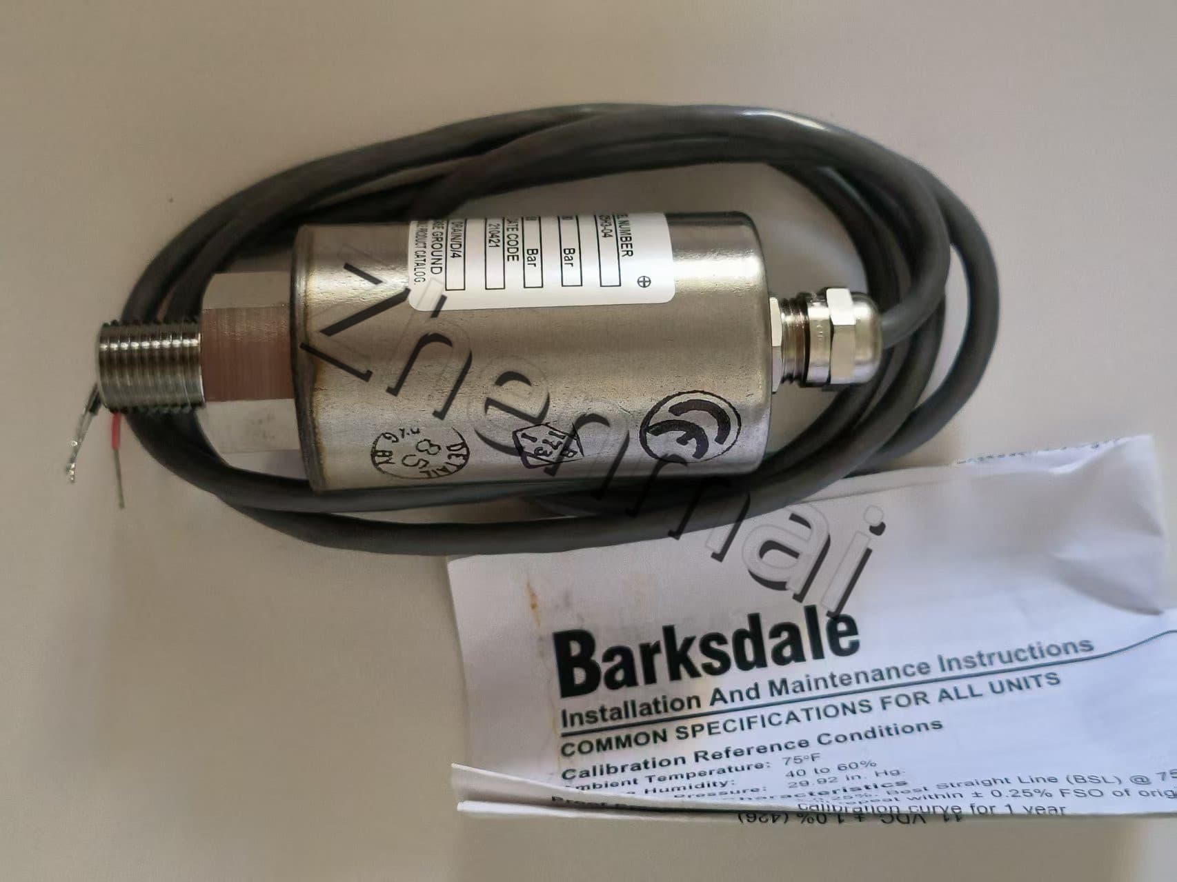 Upouusi alkuperäinen Barksdale 425H3-04 Paineanturi Tasokytkin Virtauskytkin Painekytkin Nopea toimitus