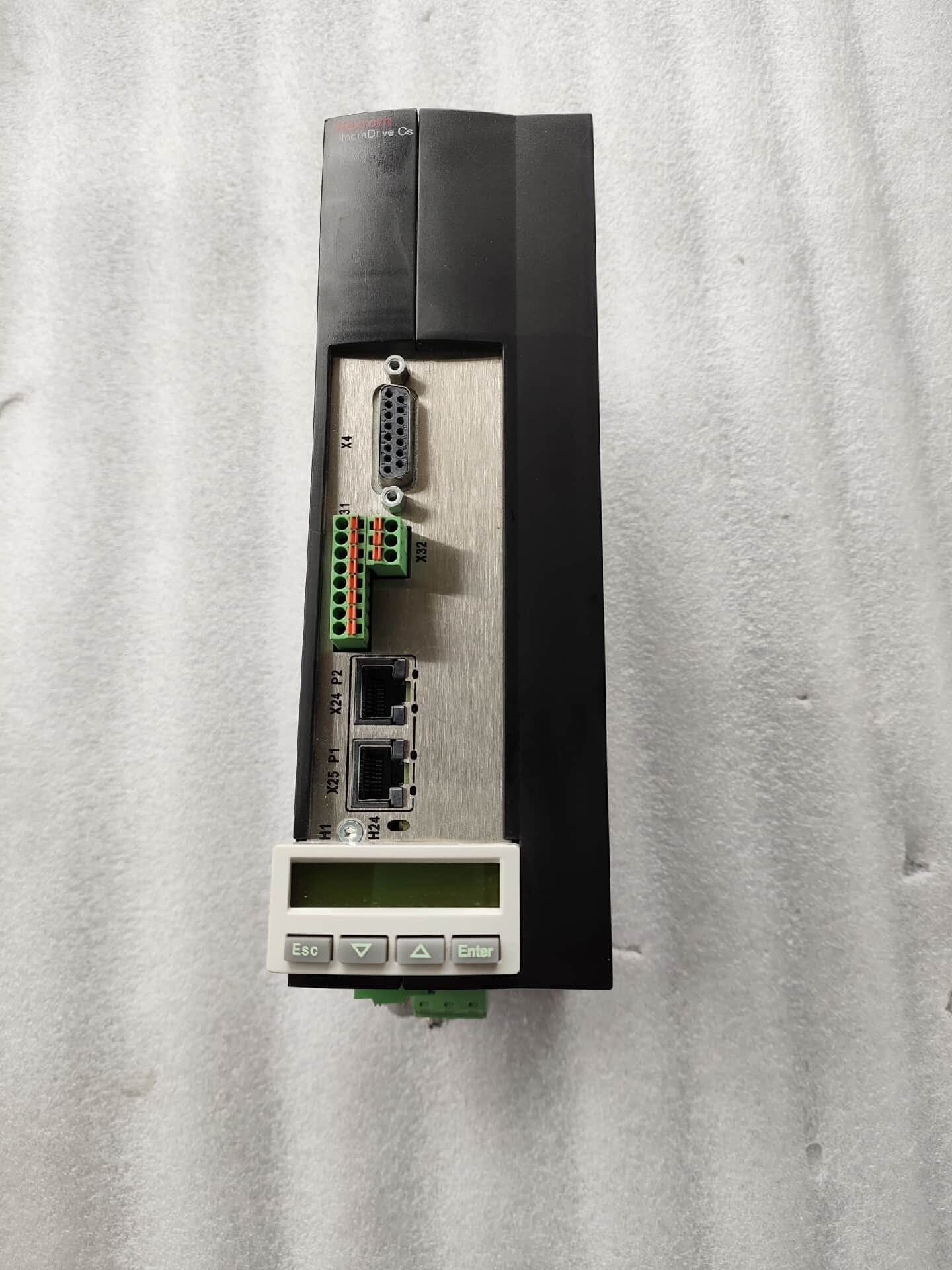 Upouusi alkuperäinen Bosch Rexrothin servomoottori ACS01.1E-W0036-A-03-B-ET-EC-NN-NN-NW servomoottori Nopea toimitus