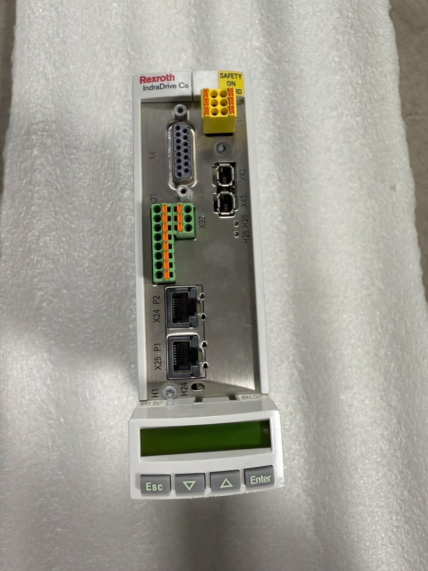 Upouusi alkuperäinen Bosch Rexrothin servomoottori HCS01.1E-W0005-A-03-B-ET-EC-NN-S5-NN-FW servomoottori Nopea toimitus