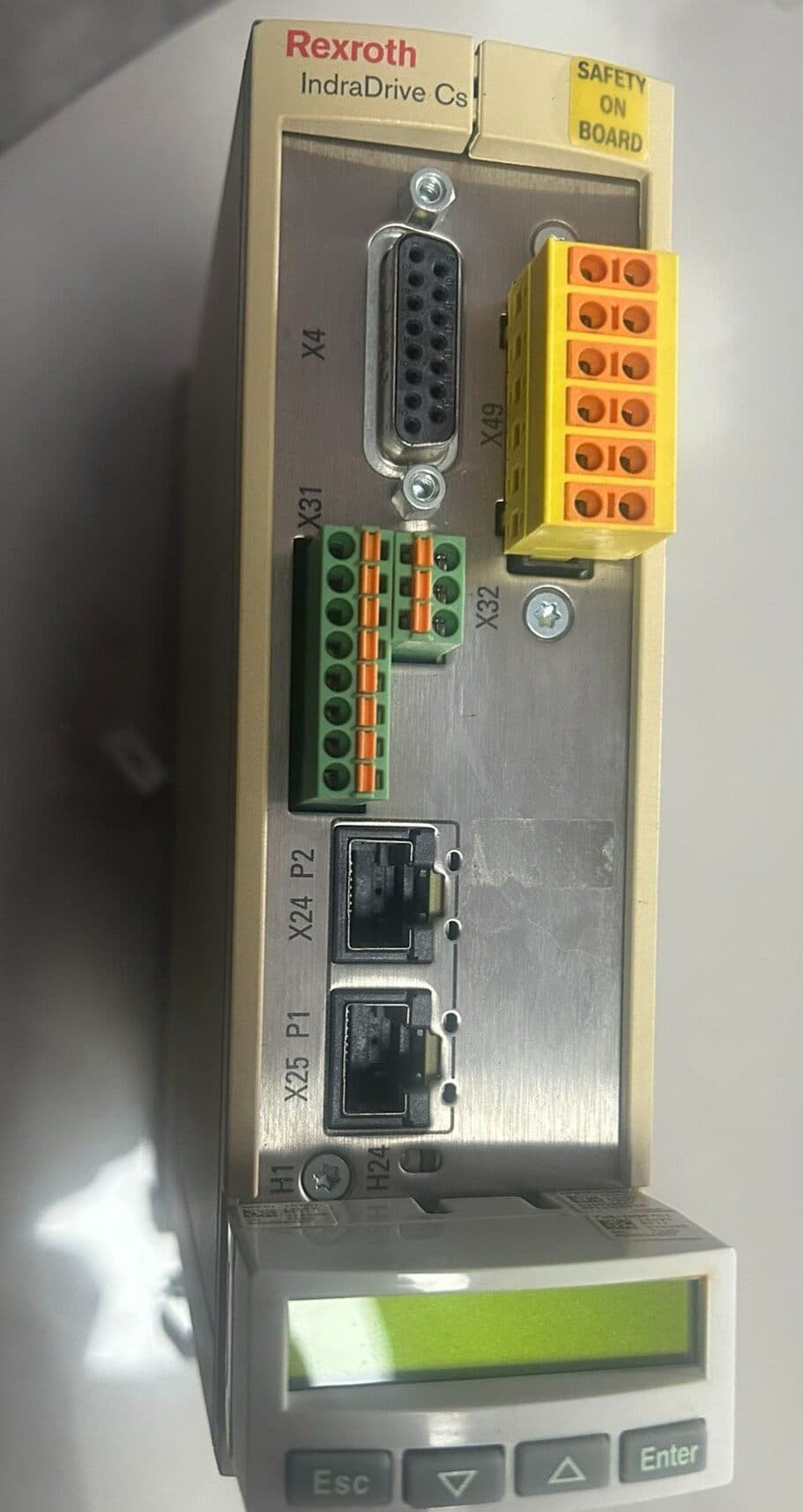 Upouusi alkuperäinen Bosch Rexrothin servomoottori HCS01.1E-W0008-A-03-B-ET-EC-NN-L3-NN-FW servomoottori Nopea toimitus