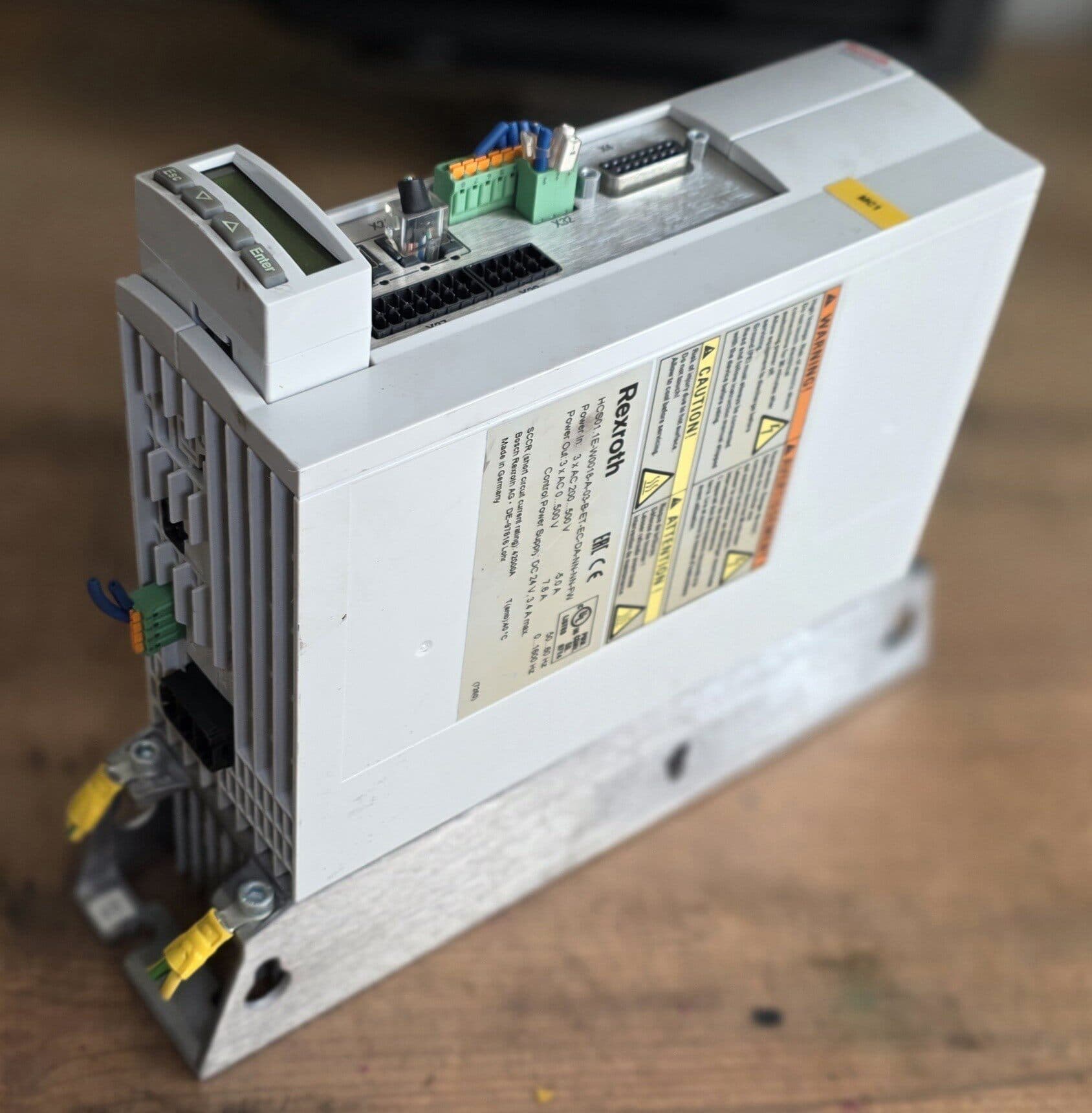 Upouusi alkuperäinen Bosch Rexroth -servomoottori HCS01.1E-W0018-A-03-B-ET-EC-DA-NN-NN-FW Servomoottori Nopea toimitus