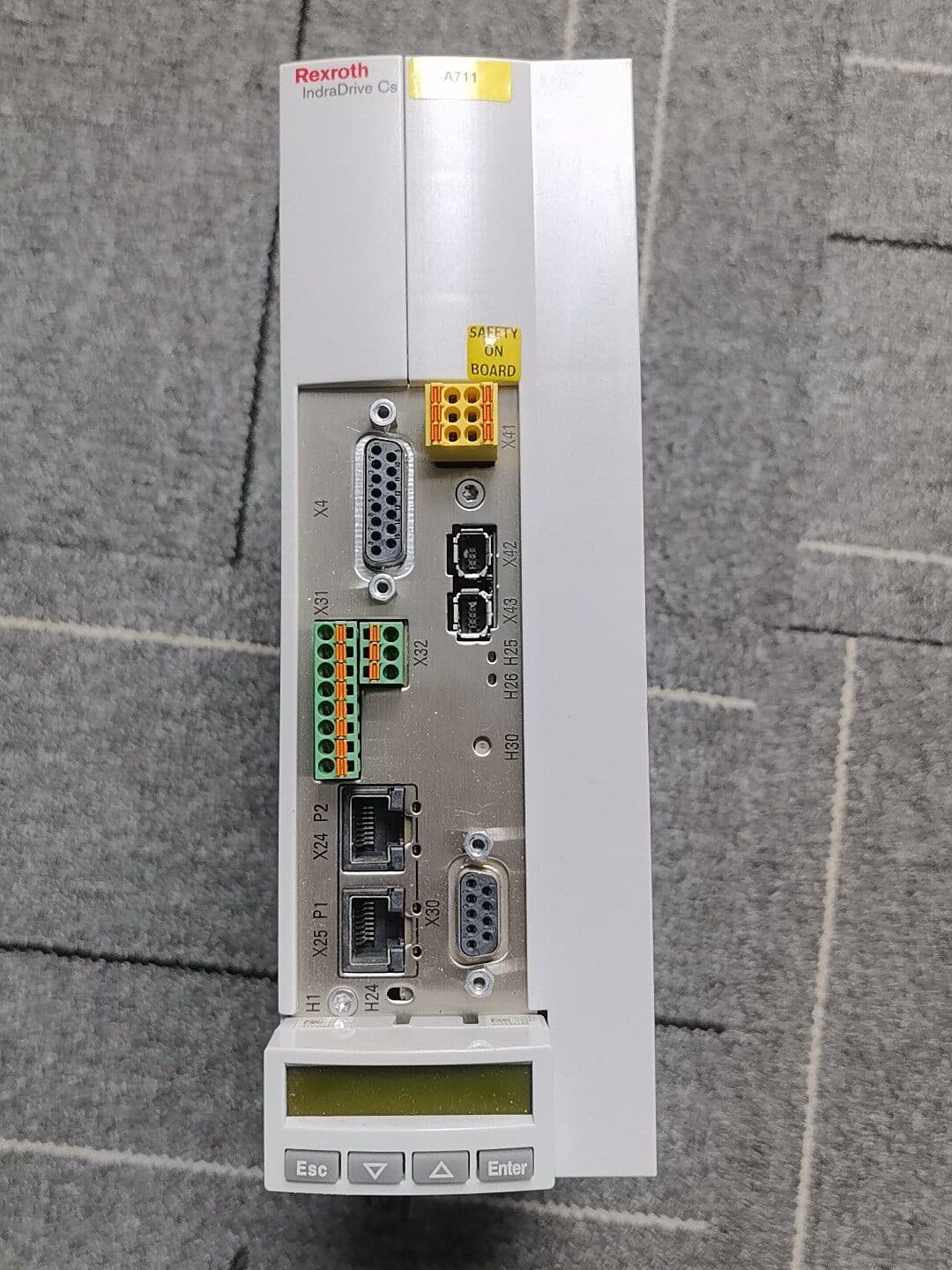 Upouusi alkuperäinen Bosch Rexrothin servomoottori HCS01.1E-W0018-A-03-B-ET-EC-EP-S4-NN-FW servomoottori Nopea toimitus