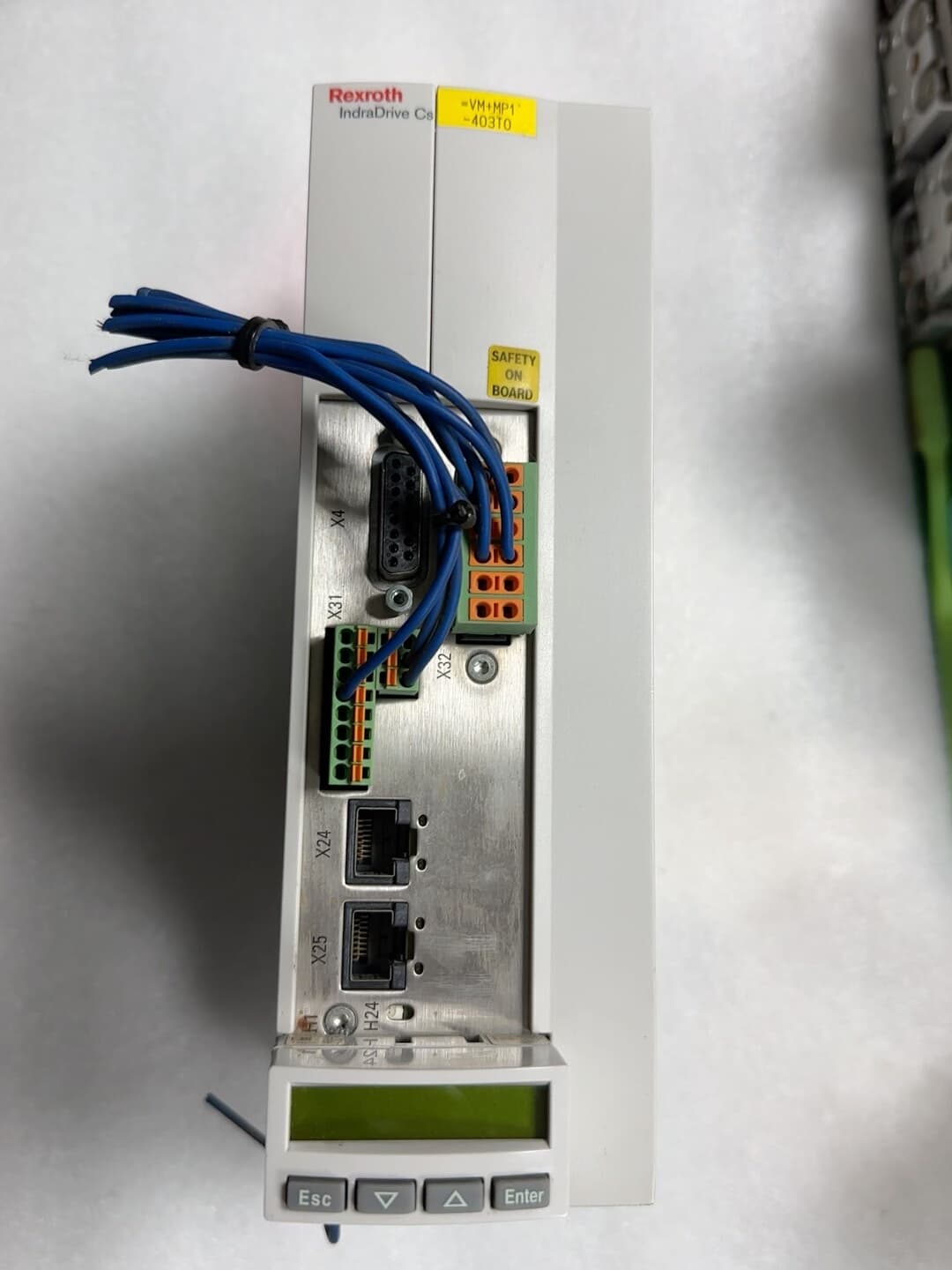 Upouusi alkuperäinen Bosch Rexrothin servomoottori HCS01.1E-W0018-A-03-B-ET-EC-NN-L4-NN-FW servomoottori Nopea toimitus
