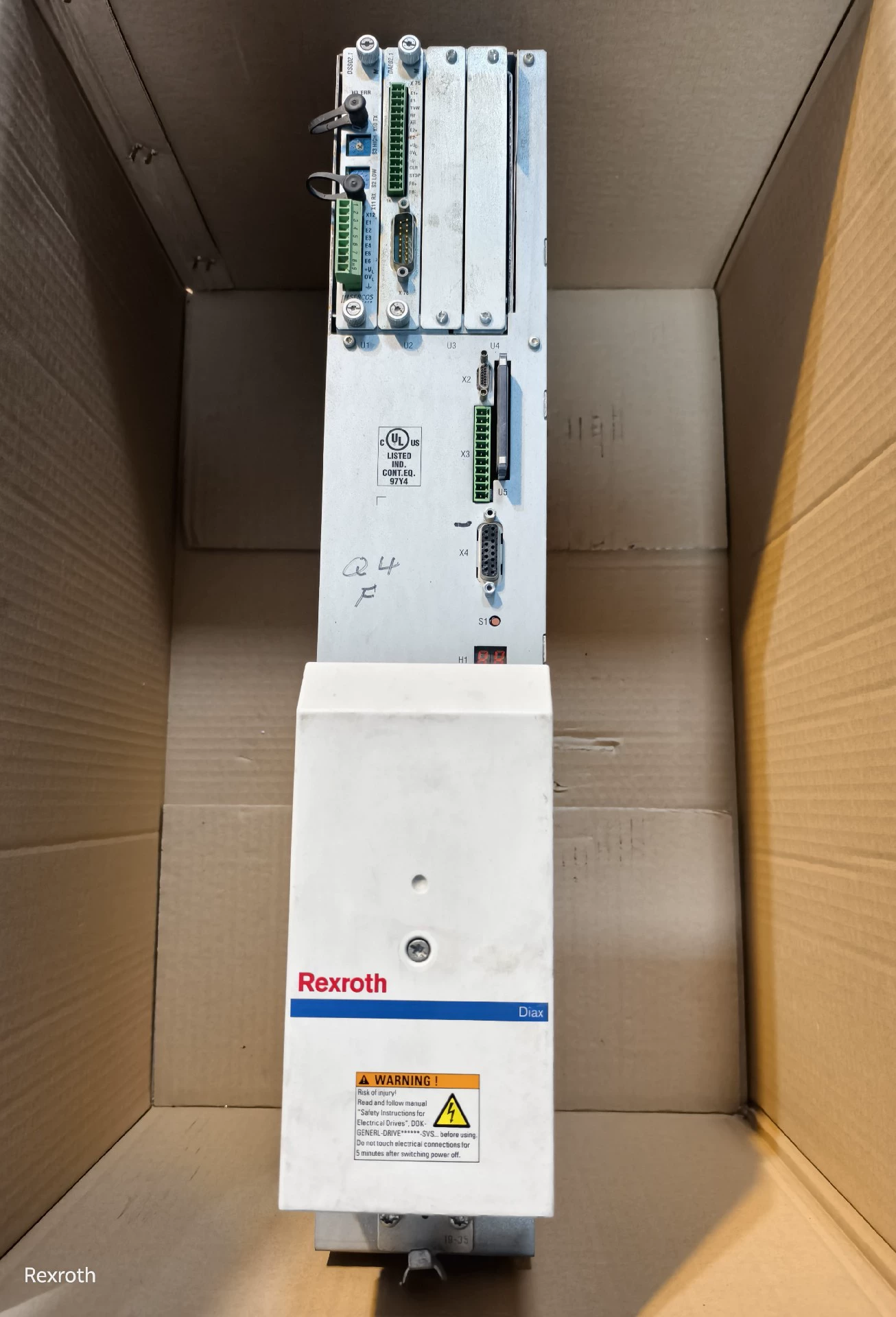 Upouusi alkuperäinen Bosch Rexroth -servomoottori HDS03.2-W075N-HS12-01-FW servomoottori Nopea toimitus