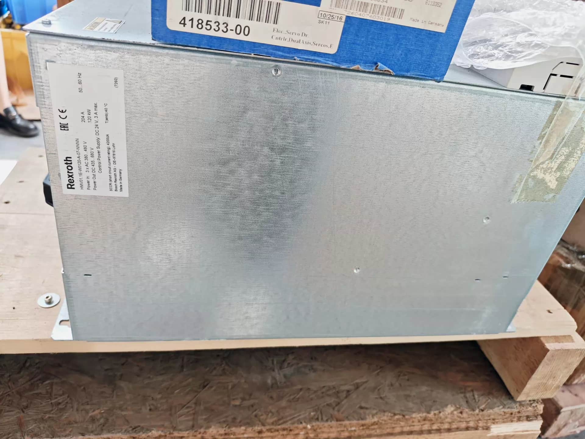 Upouusi alkuperäinen Bosch Rexrothin servomoottori HLB01.1E-W0120-07-NNNN servomoottori nopea toimitus