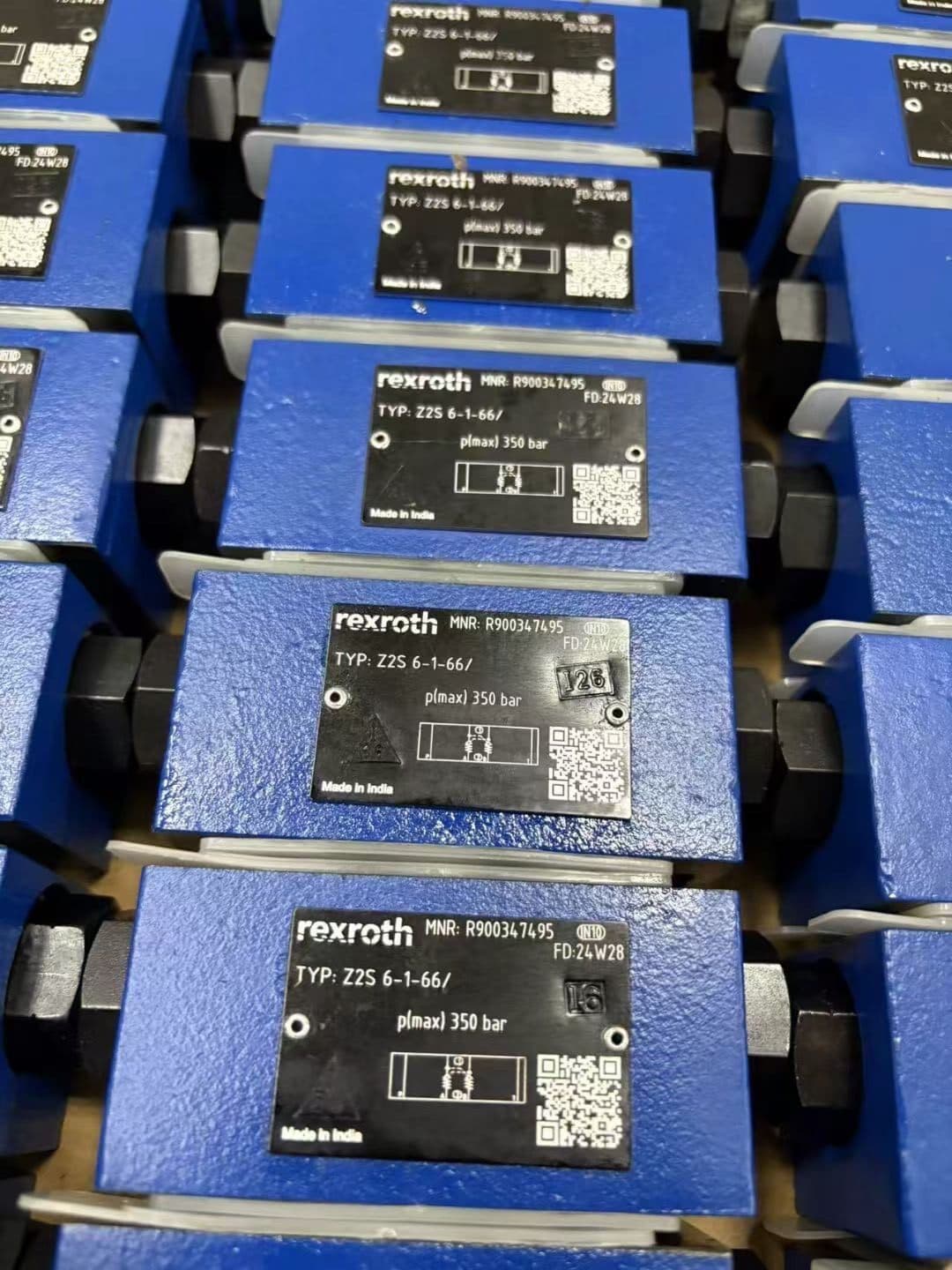 Upouusi alkuperäinen Bosch Rexrothin servokäyttö Proportioventtiili 4WRA6W30-2X/G24K4/V servomoottori nopea toimitus