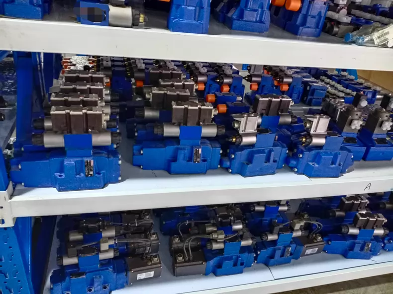 Upouusi alkuperäinen Bosch Rexroth -servomoottori Proportioventtiili Z3DREE10VP2-1X/100XLG24K31F1M Servomoottori Nopea toimitus