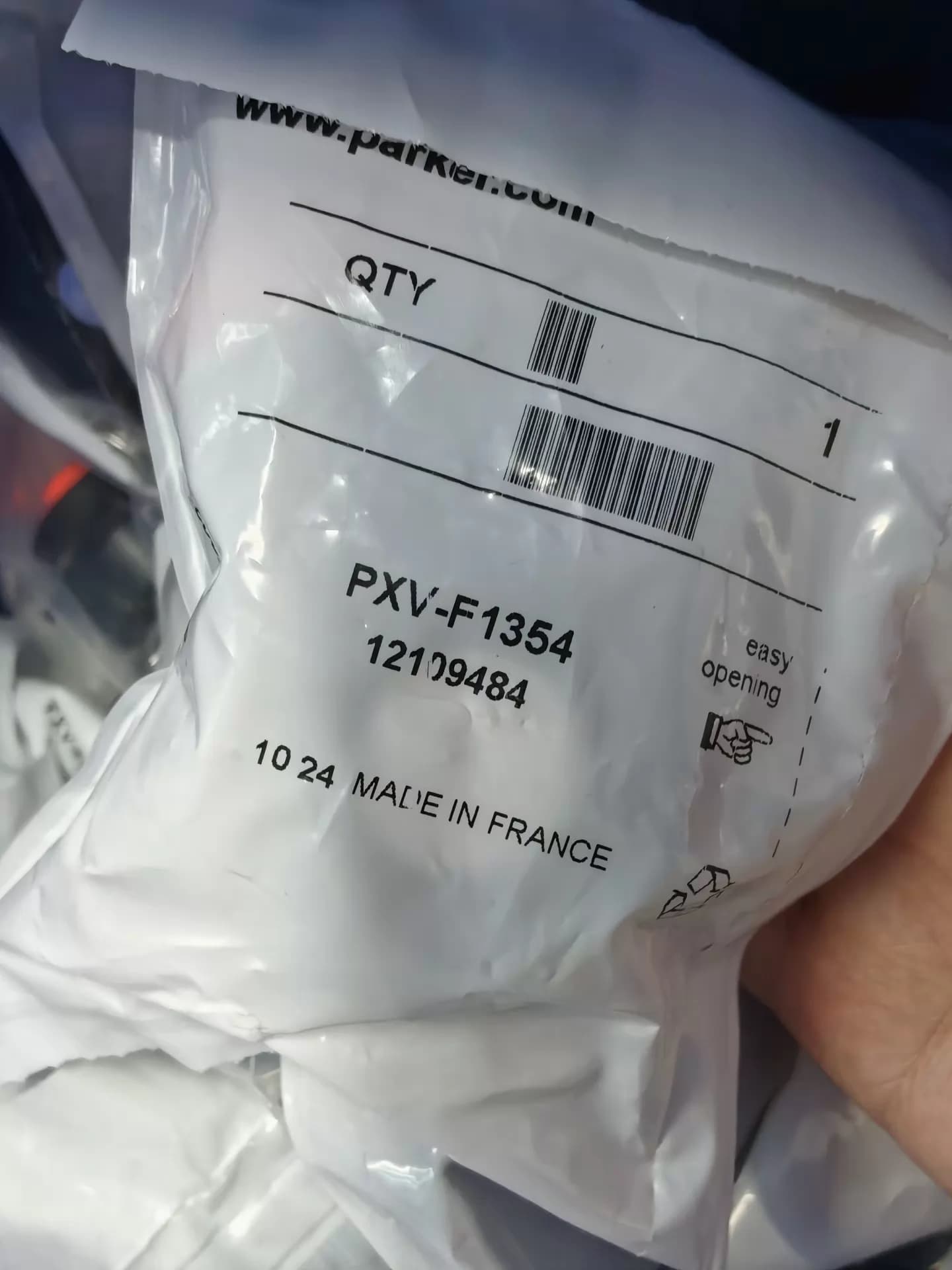 Upouusi alkuperäinen Parker 6PXV-F1354 Servokäytöt taajuusmuuttajat servomoottorit ohjaimet Nopea toimitus