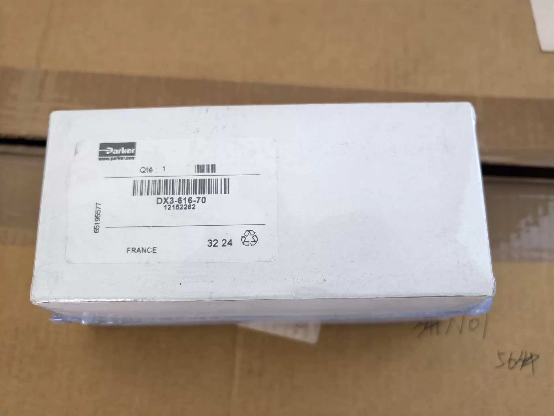 Upouusi alkuperäinen Parker DX3-616-70 Servotaajuusmuuttajat taajuusmuuttajat servomoottorit ohjaimet Nopea toimitus