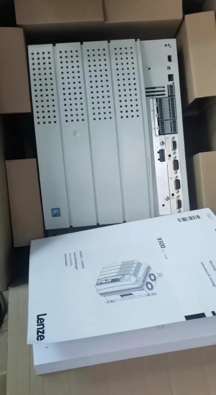 Aito uusi Lenze E82ZAFAC Industrial I/O-moduuli FedEx DHL:n nopea toimitus