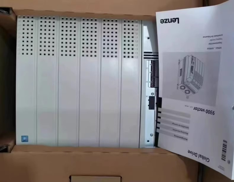 Aito uusi Lenze E94AMHE0024 Industrial I/O-moduuli FedEx DHL:n nopea toimitus