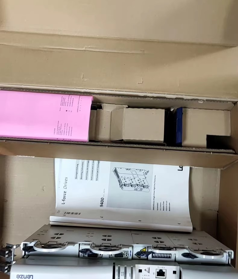 Aito uusi Lenze E94ASHE0044 Industrial I/O-moduuli FedEx DHL:n nopea toimitus