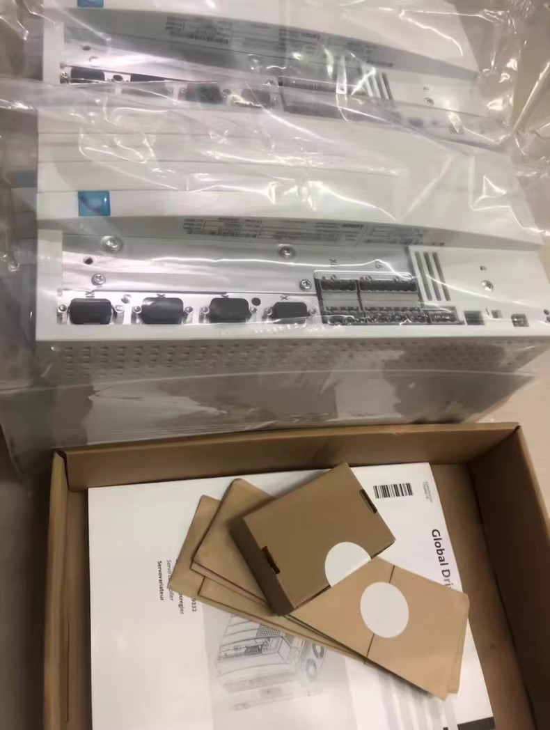 Aito uusi Lenze E94ASHE0174 Industrial I/O-moduuli FedEx DHL:n nopea toimitus