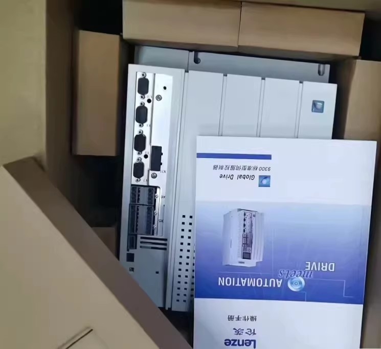 Aito uusi Lenze E94ASHE1044 Industrial I/O-moduuli FedEx DHL:n nopea toimitus