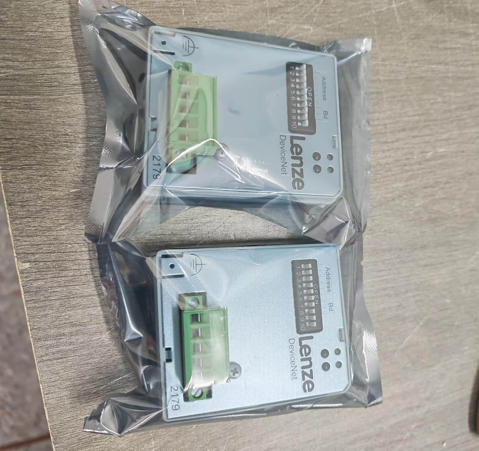 Aito uusi Lenze EMF2177IB Industrial I/O-moduuli FedEx DHL:n nopea toimitus