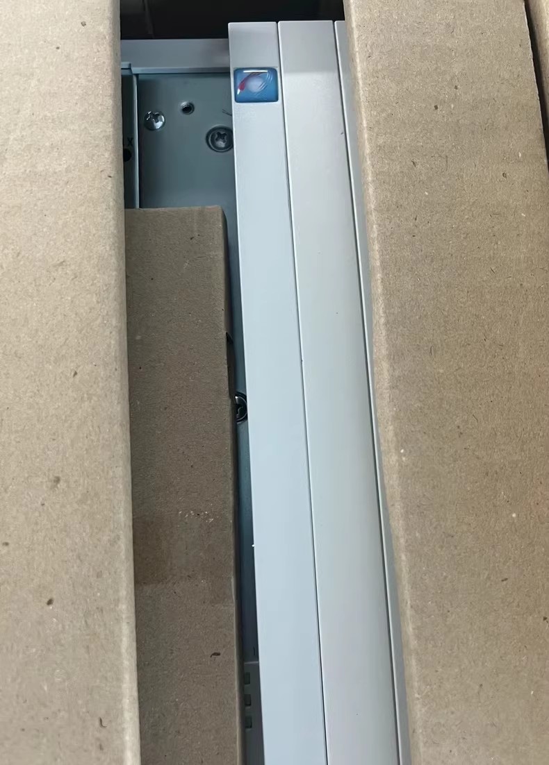 Aito uusi Lenze IE82EV223-4B201 Industrial I/O-moduuli FedEx DHL:n nopea toimitus